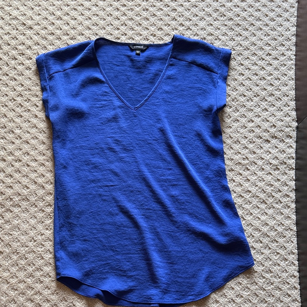 Express V neck 100% polyester Women's Short Sleeve Blue Tee